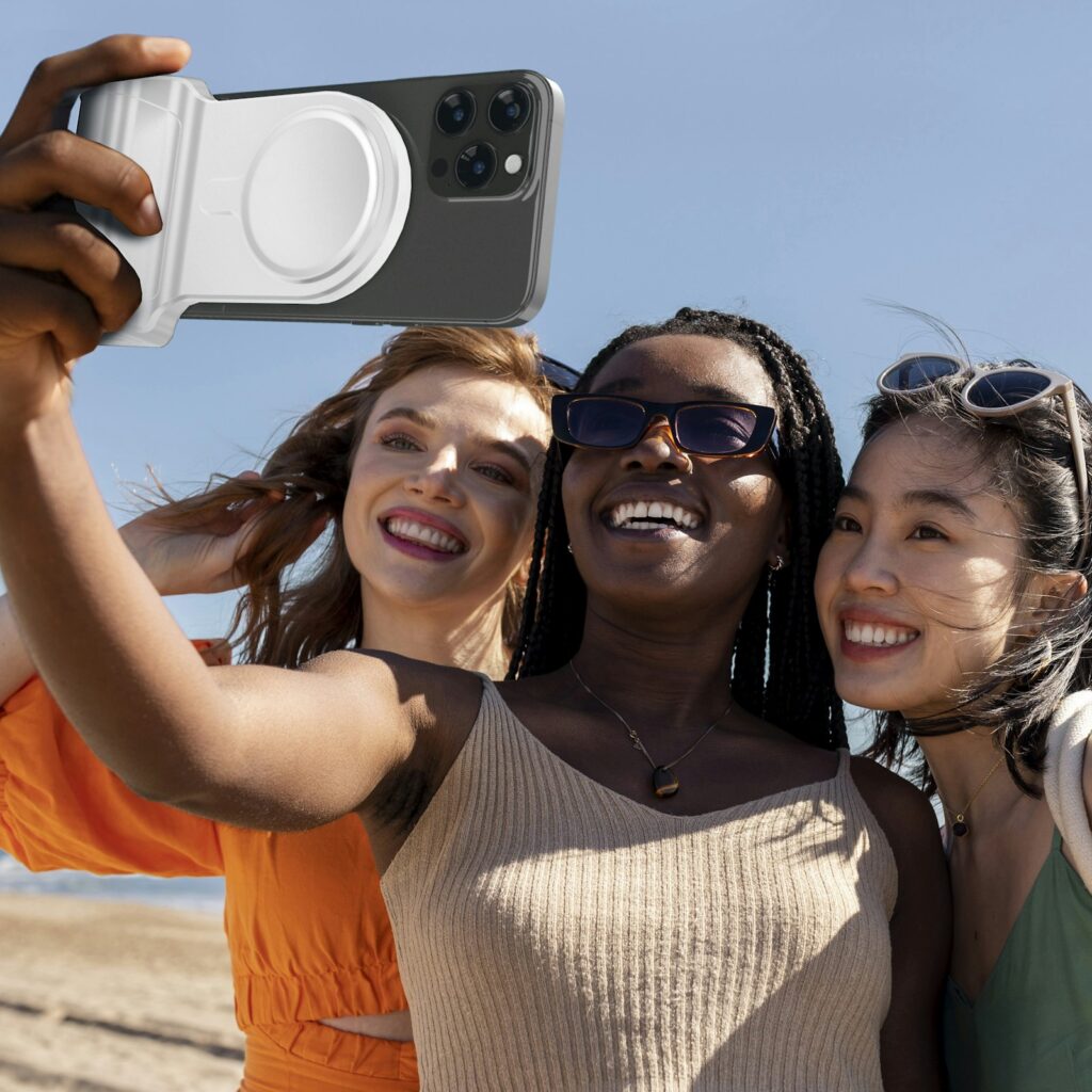 4,500mAh 2-in-1 Power Bank & Selfie Grip